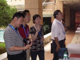 中國(guó)藝術(shù)人類(lèi)學(xué)學(xué)會(huì)參加國(guó)際人類(lèi)學(xué)與民族學(xué)聯(lián)合大會(huì)展覽現(xiàn)場(chǎng)